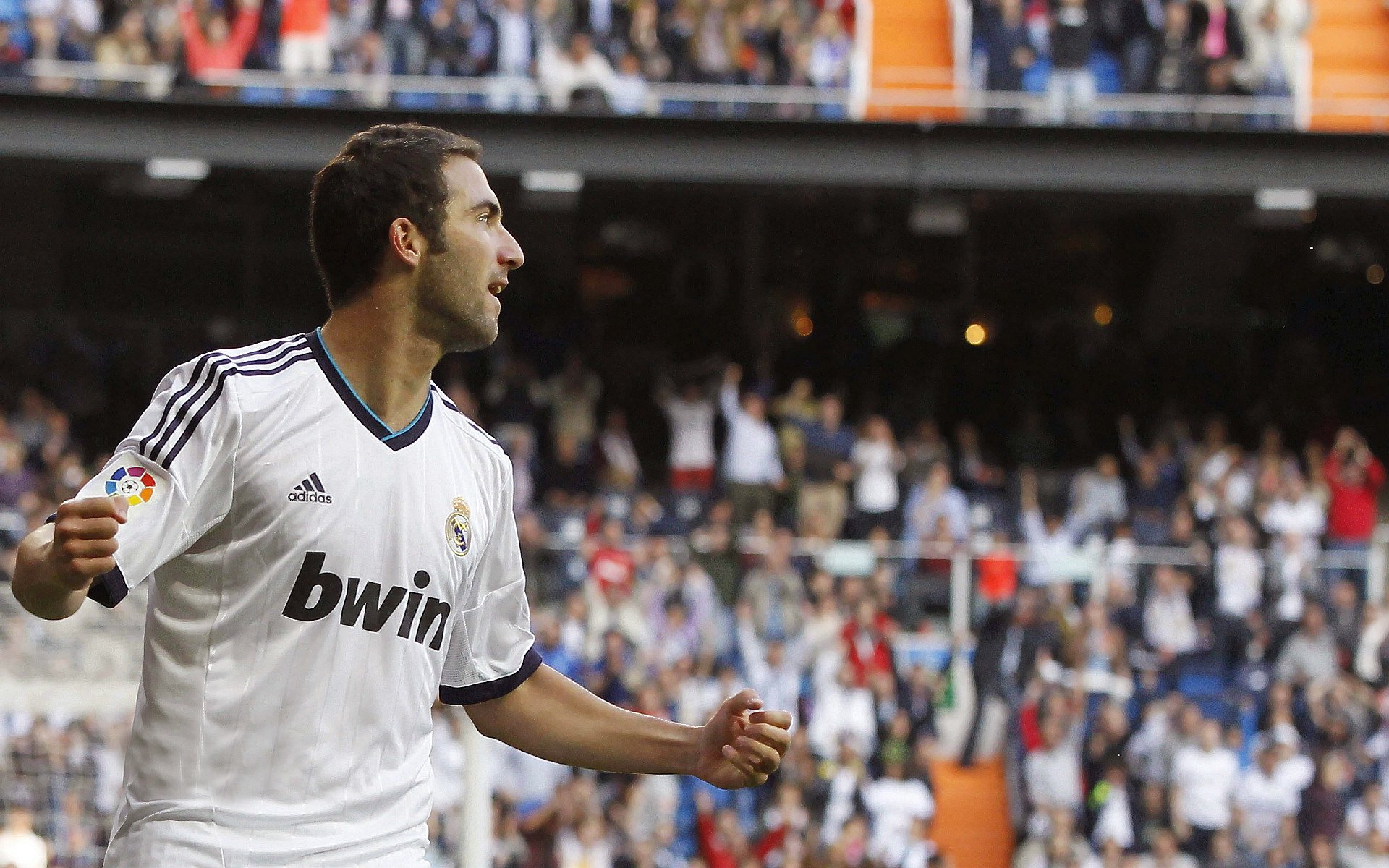 特立尼达和多巴哥在中美洲锦标赛中夺冠，体育发展迅速